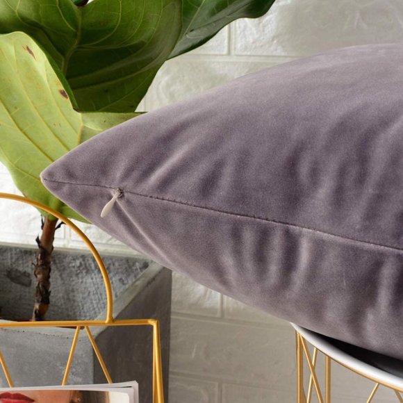 2 mauve throw pillows - 18 x 18 - Picture 2 of 3